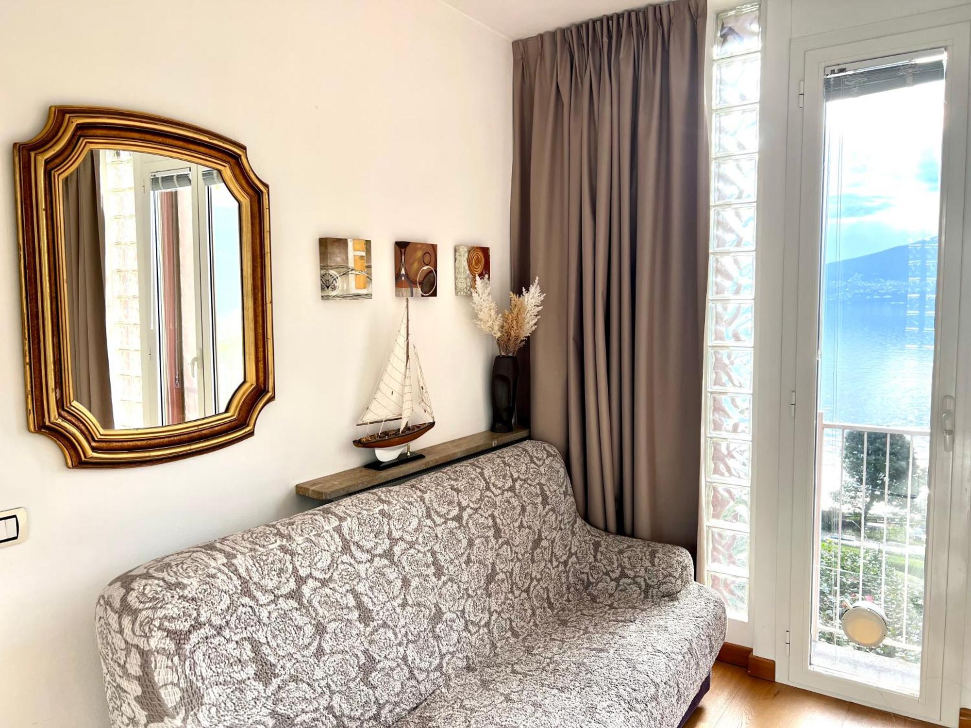 Elizaveta Apartment Oggebbio Bagian luar foto